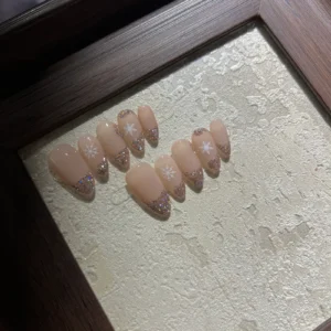 CHRISTMAS-TEN PIECES OF HANDCRAFTED PRESS ON NAIL